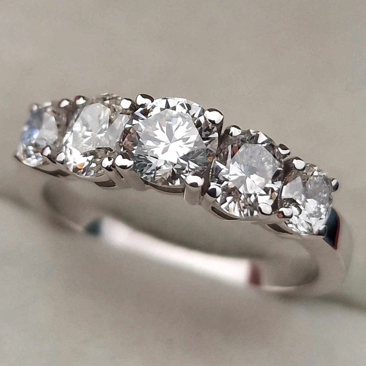 Кольцо Deimantas 106723939 17,5р 4,21гр 1,63ct. купить,NaN