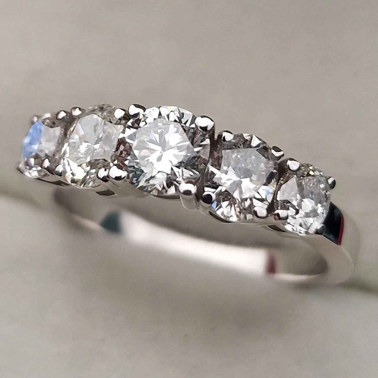 Кольцо Deimantas 106723939 17,5р 4,21гр 1,63ct. купить,NaN