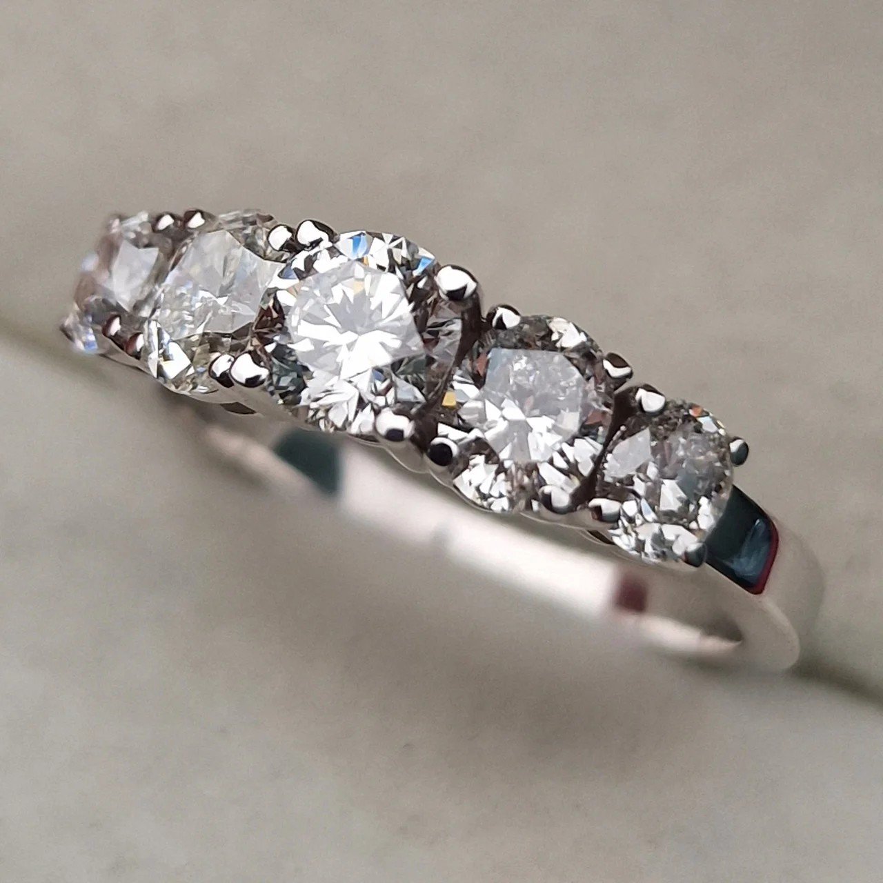 Кольцо Deimantas 106723939 17,5р 4,21гр 1,63ct. купить,NaN