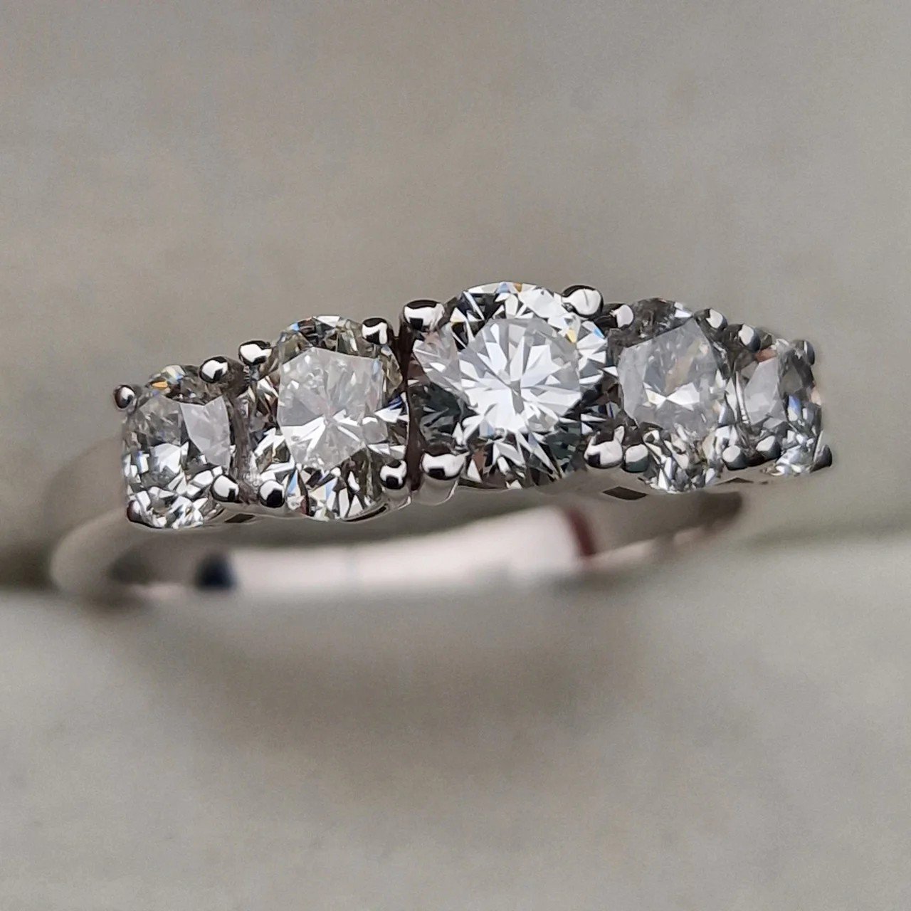 Кольцо Deimantas 106723939 17,5р 4,21гр 1,63ct. купить,NaN