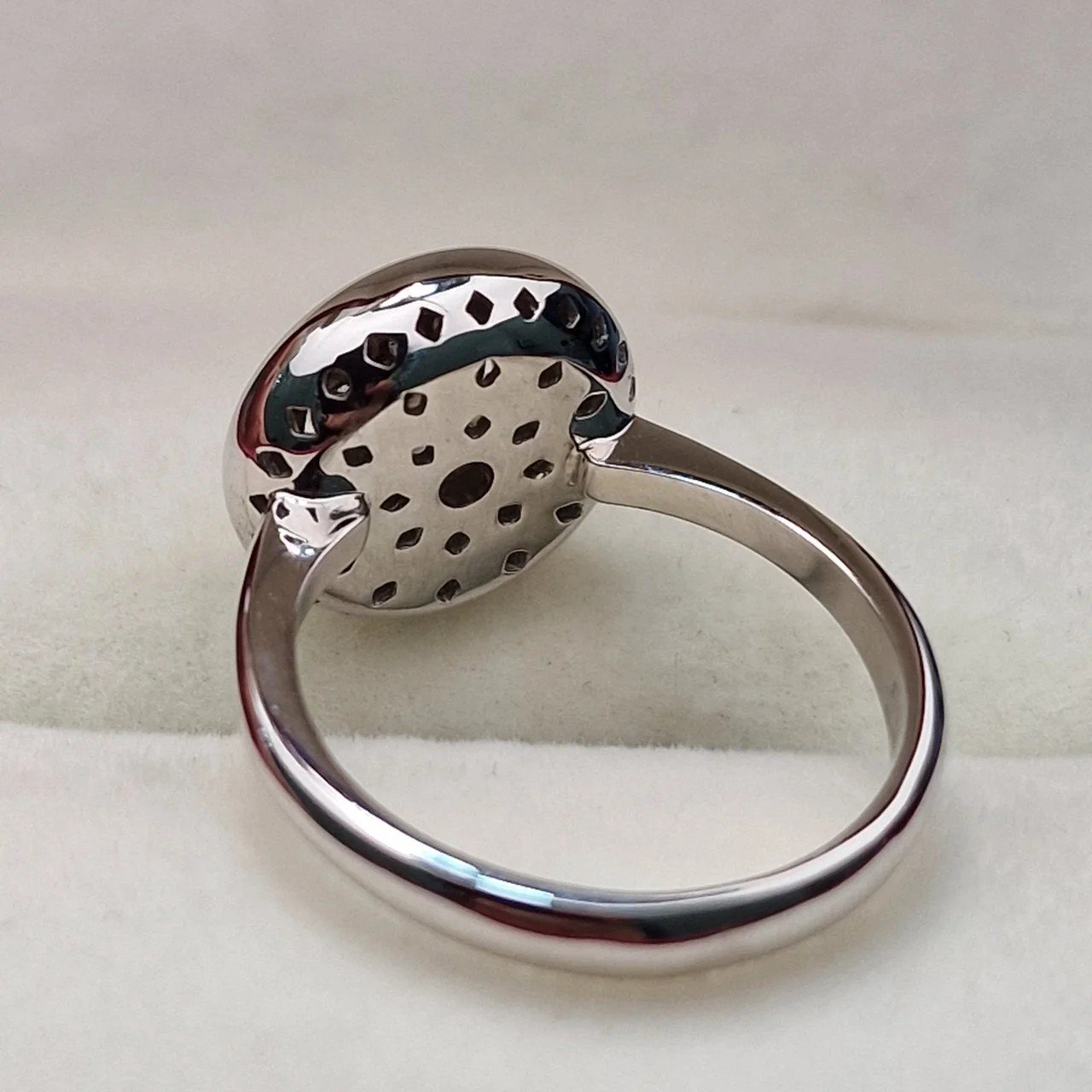 Кольцо Deimantas 106724106 17р 4,49гр 0,23ct. купить,NaN