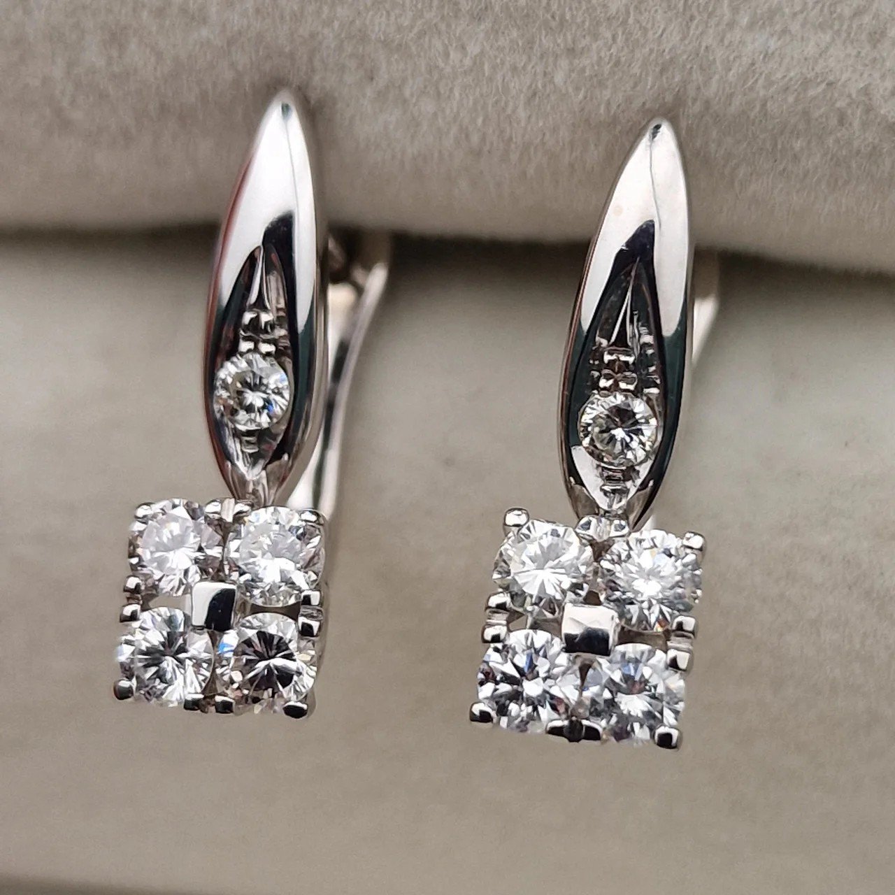Серьги Deimantas 106724008 3,26гр 0,69ct. купить,NaN