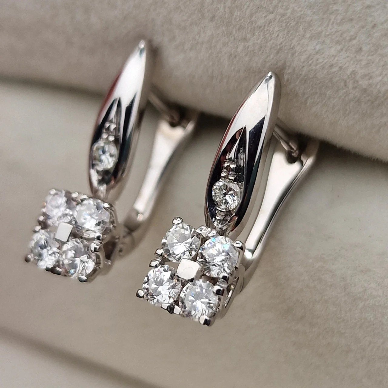 Серьги Deimantas 106724008 3,26гр 0,69ct. купить,NaN