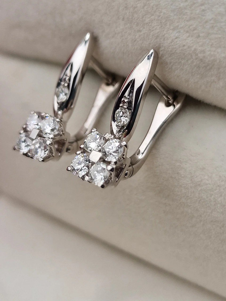 Серьги Deimantas 106724008 3,26гр 0,69ct. купить,NaN