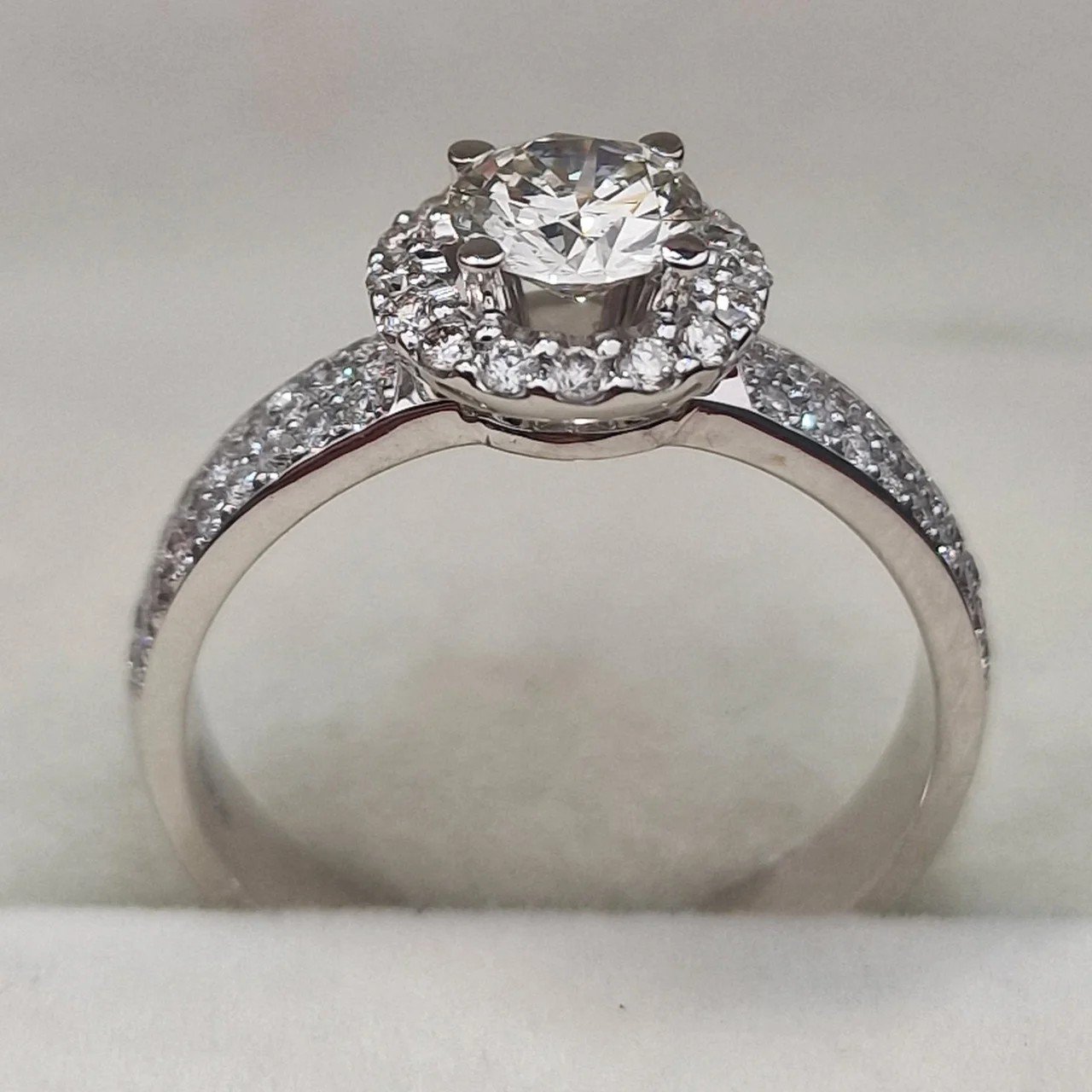 Кольцо Deimantas 106744395 17р 3,72гр 1,00ct. купить,NaN