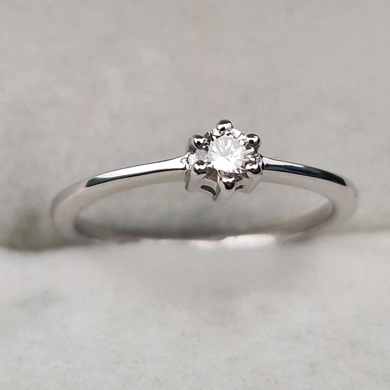 Кольцо Deimantas 106798208 16р 1,47гр 0,09ct. купить,NaN
