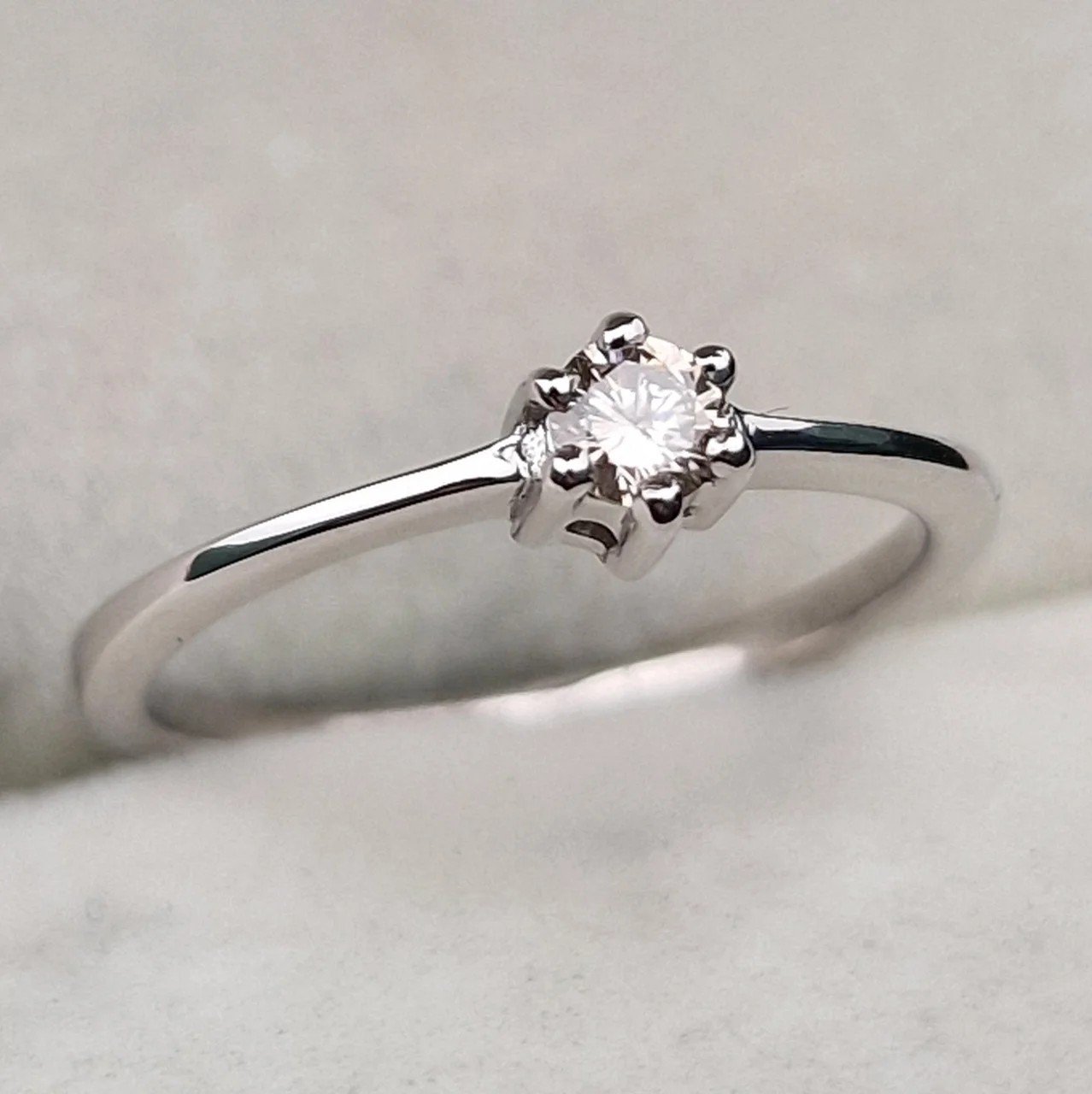 Кольцо Deimantas 106798208 16р 1,47гр 0,09ct. купить,NaN