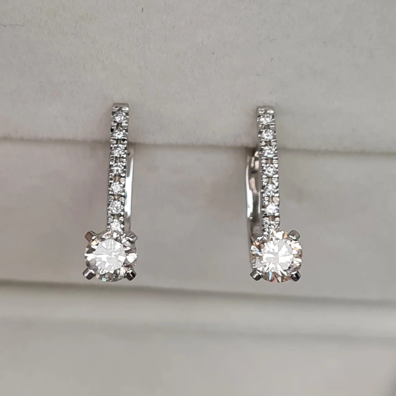 Серьги Deimantas 91088136 3,3гр 0,91ct. купить,NaN