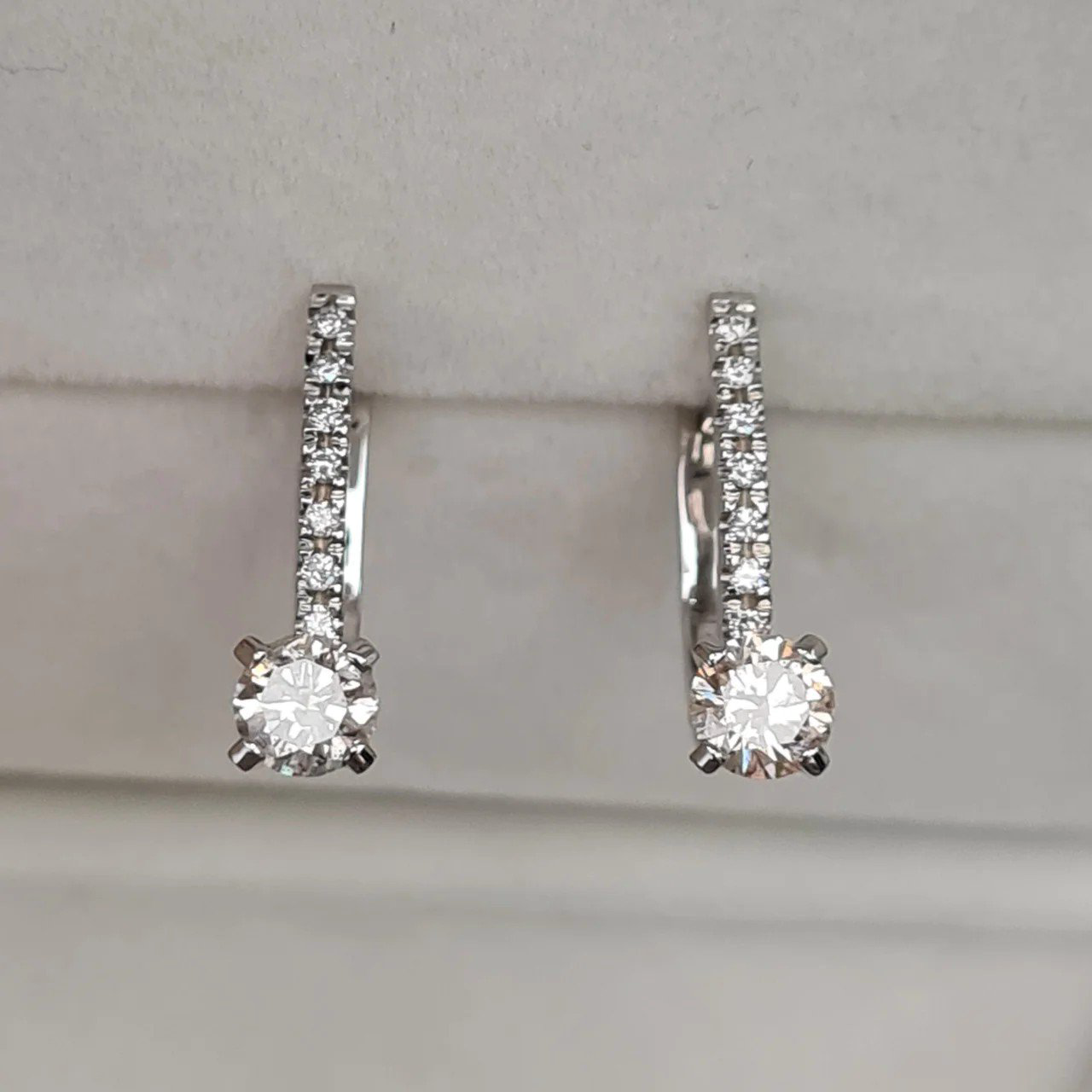 Серьги Deimantas 91088136 3,3гр 0,91ct. купить,NaN