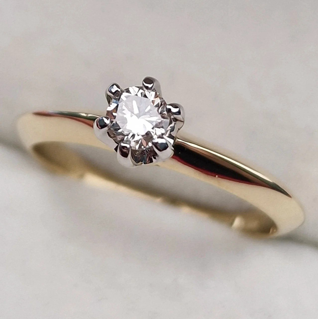 Кольцо Deimantas 106723476 17,5р 2,6гр 0,20ct. купить,NaN
