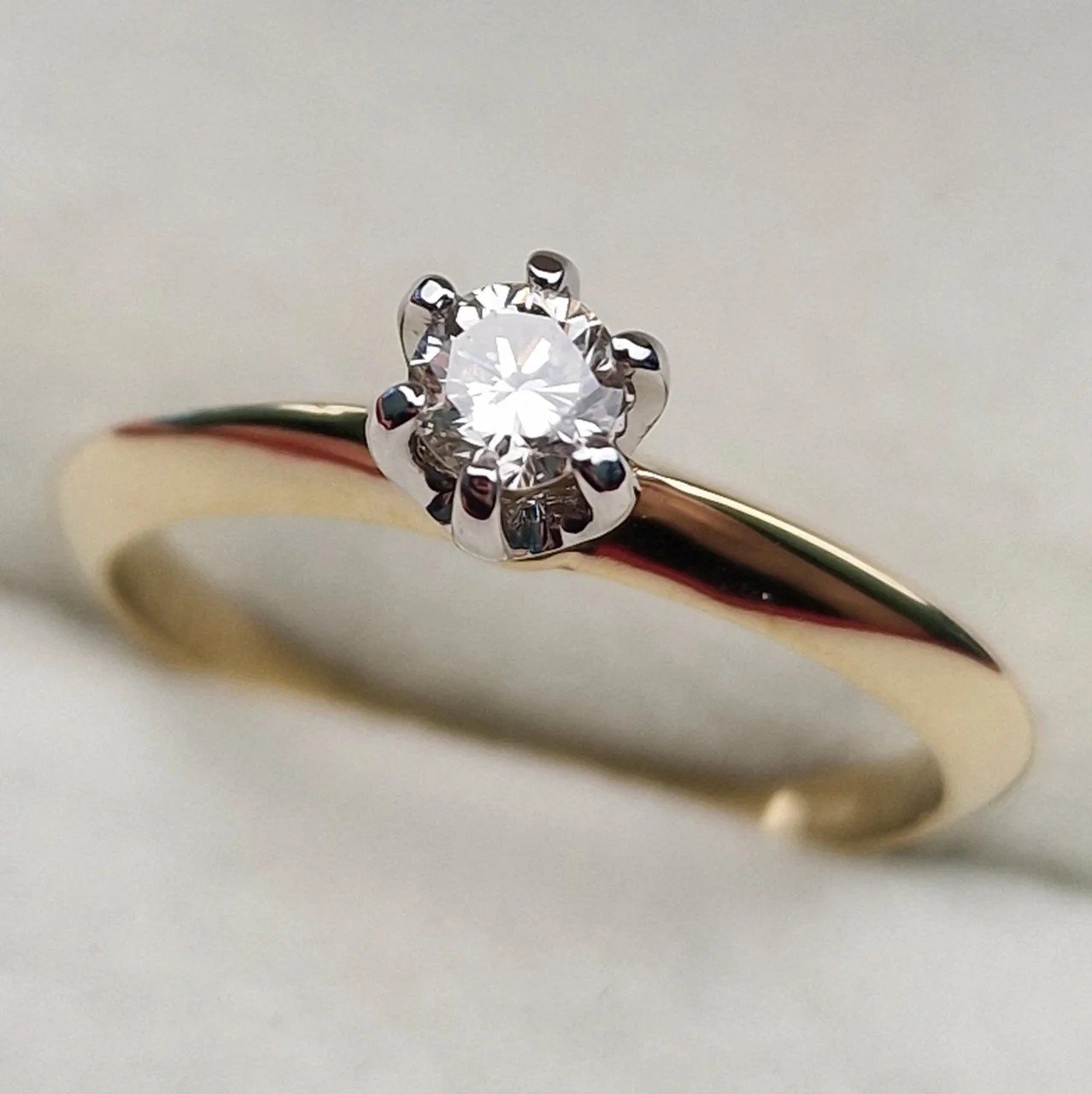 Кольцо Deimantas 106723476 17,5р 2,6гр 0,20ct. купить,NaN