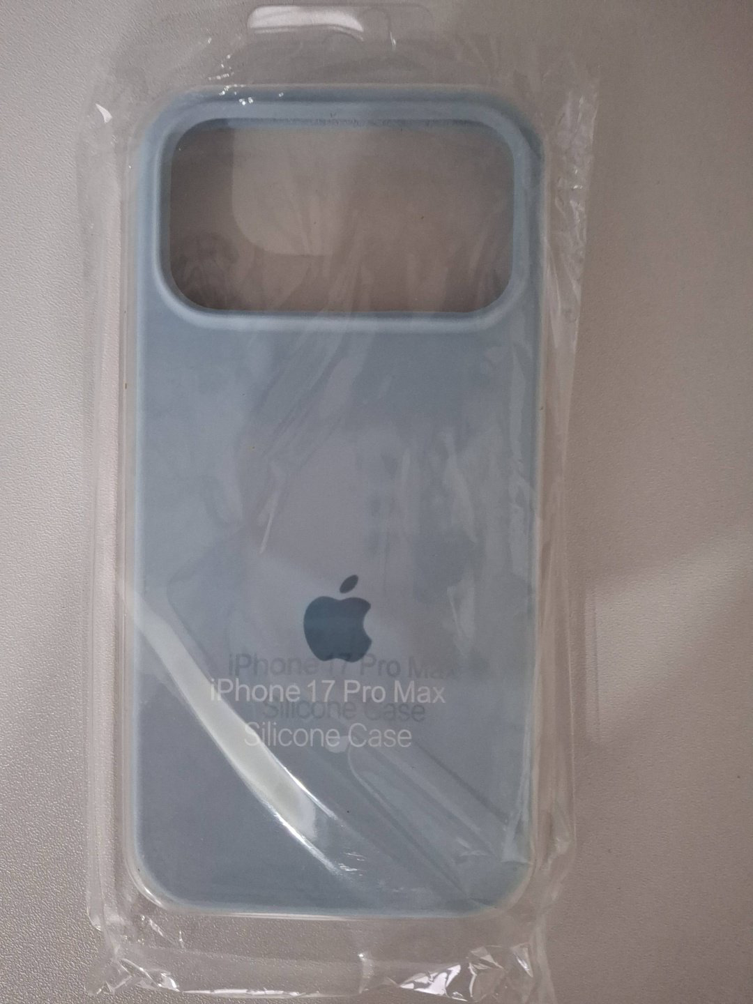 Чехол для Apple iPhone 17 Pro Max голубой купить,970
