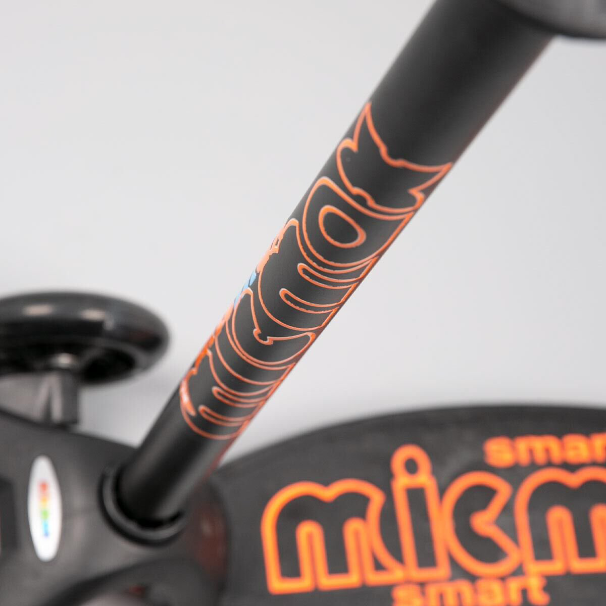 Самокат 3-х колесный YIWU sport MicMax черный купить,NaN