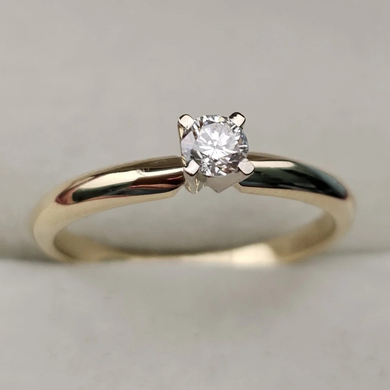Кольцо Deimantas 107422432 17р 2,26гр 0,21ct. купить,NaN