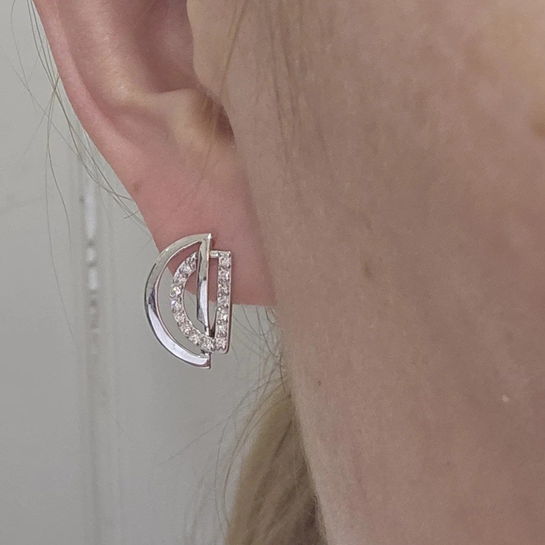 Серьги Deimantas 107573345 2,07гр 0,263ct. купить,NaN