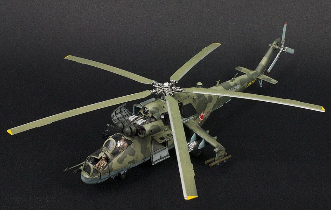 Советский ударный вертолет  Zvezda МИ-24П купить,NaN