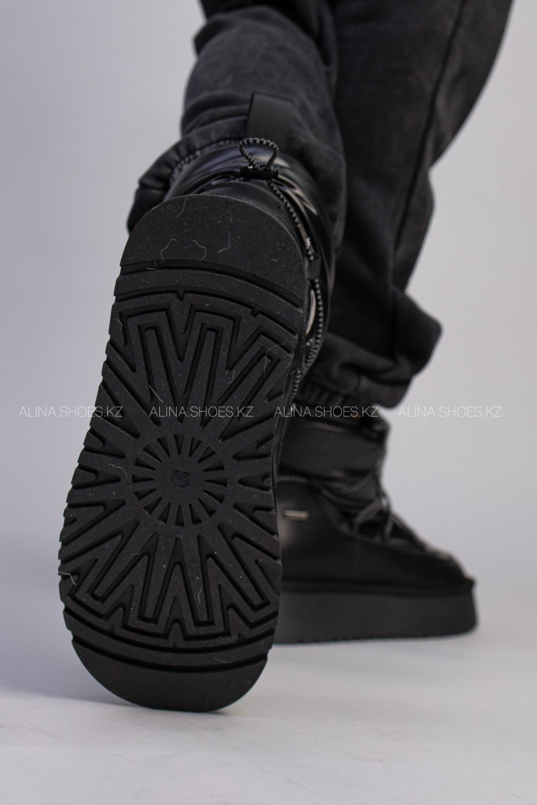 Дутики alinashoes черный купить,NaN