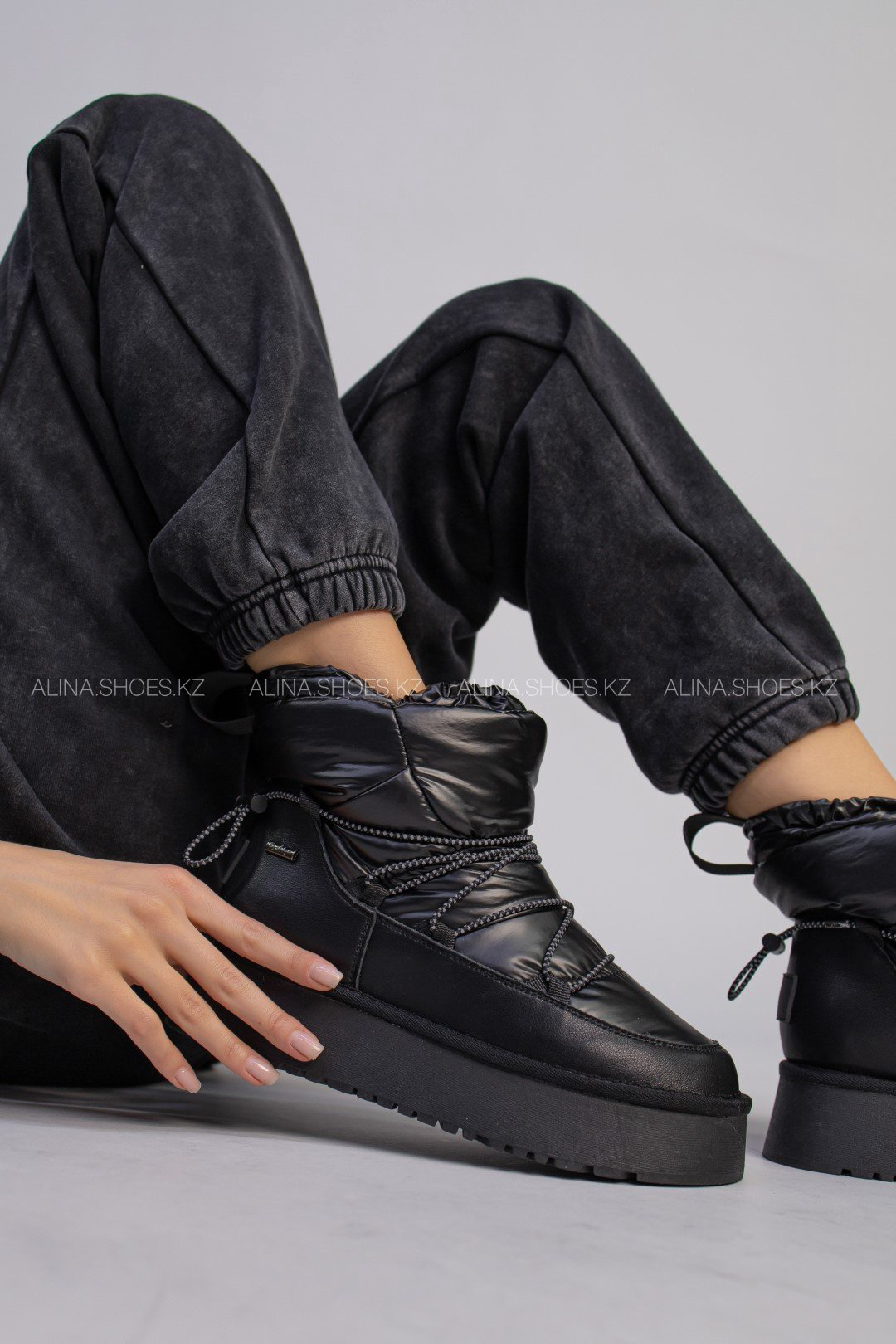 Дутики alinashoes черный купить,NaN