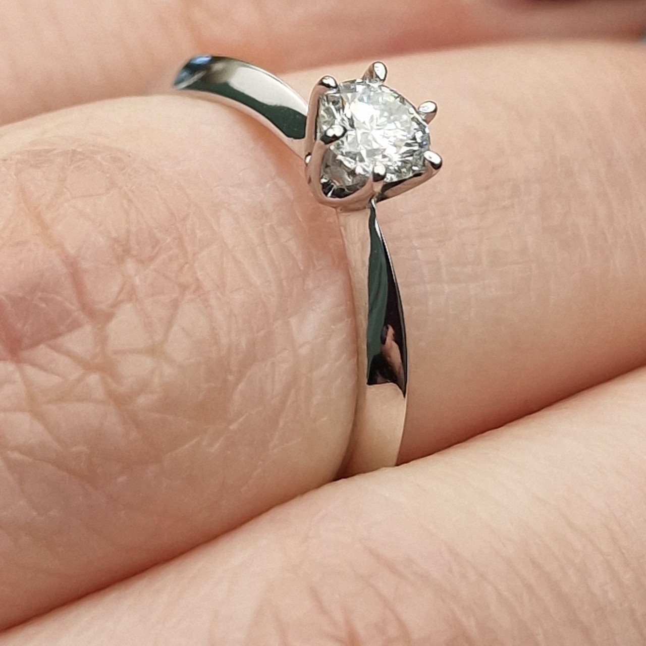 Кольцо Deimantas 100592524 16р 1,05гр 0,286ct. купить,NaN
