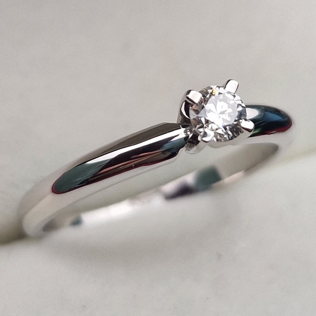Кольцо Deimantas 100592624 17,5р 2,36гр 0,20ct. купить,NaN