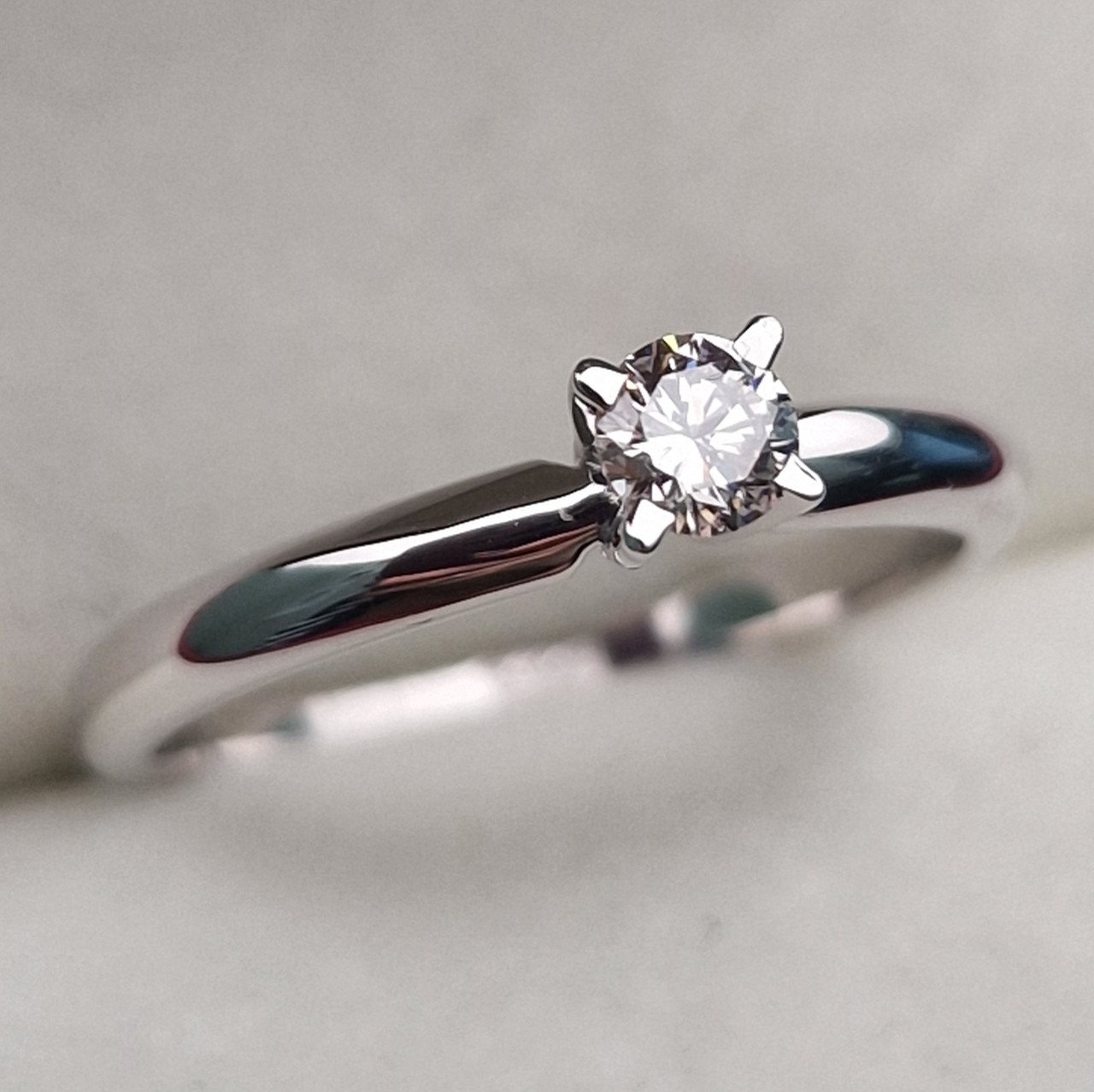 Кольцо Deimantas 100592624 17,5р 2,36гр 0,20ct. купить,NaN