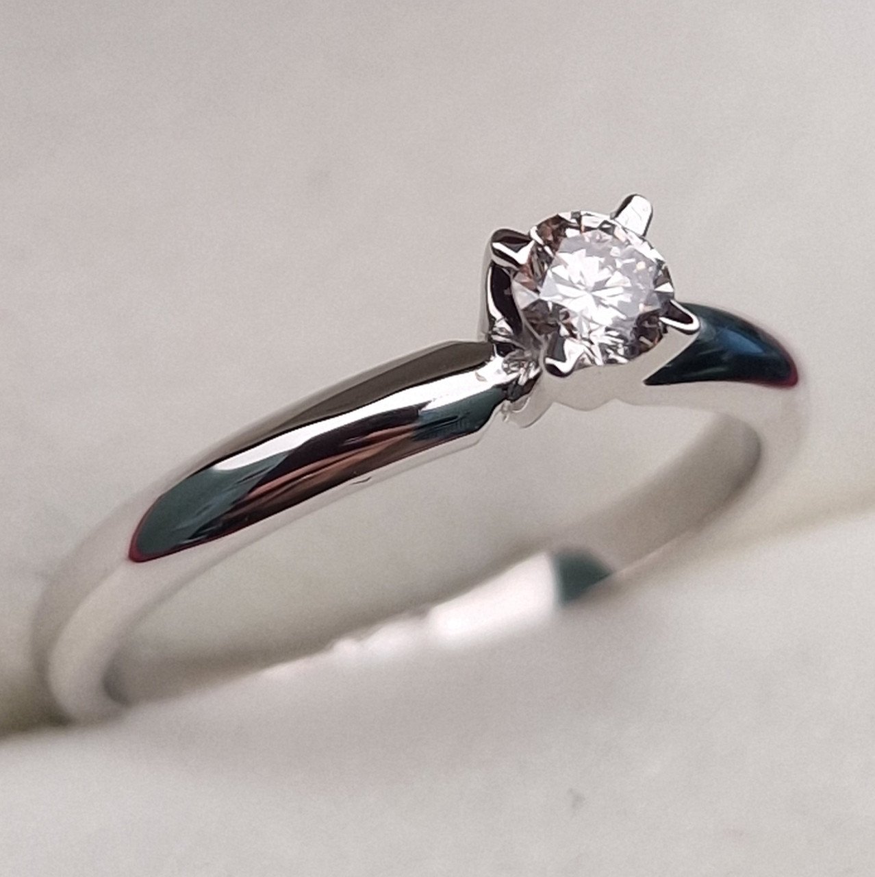 Кольцо Deimantas 100592624 17,5р 2,36гр 0,20ct. купить,NaN