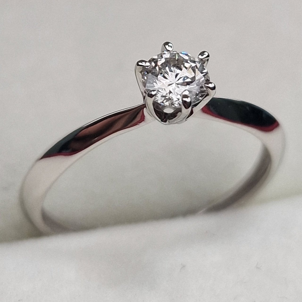 Кольцо Deimantas 100592524 16р 1,05гр 0,286ct. купить,NaN