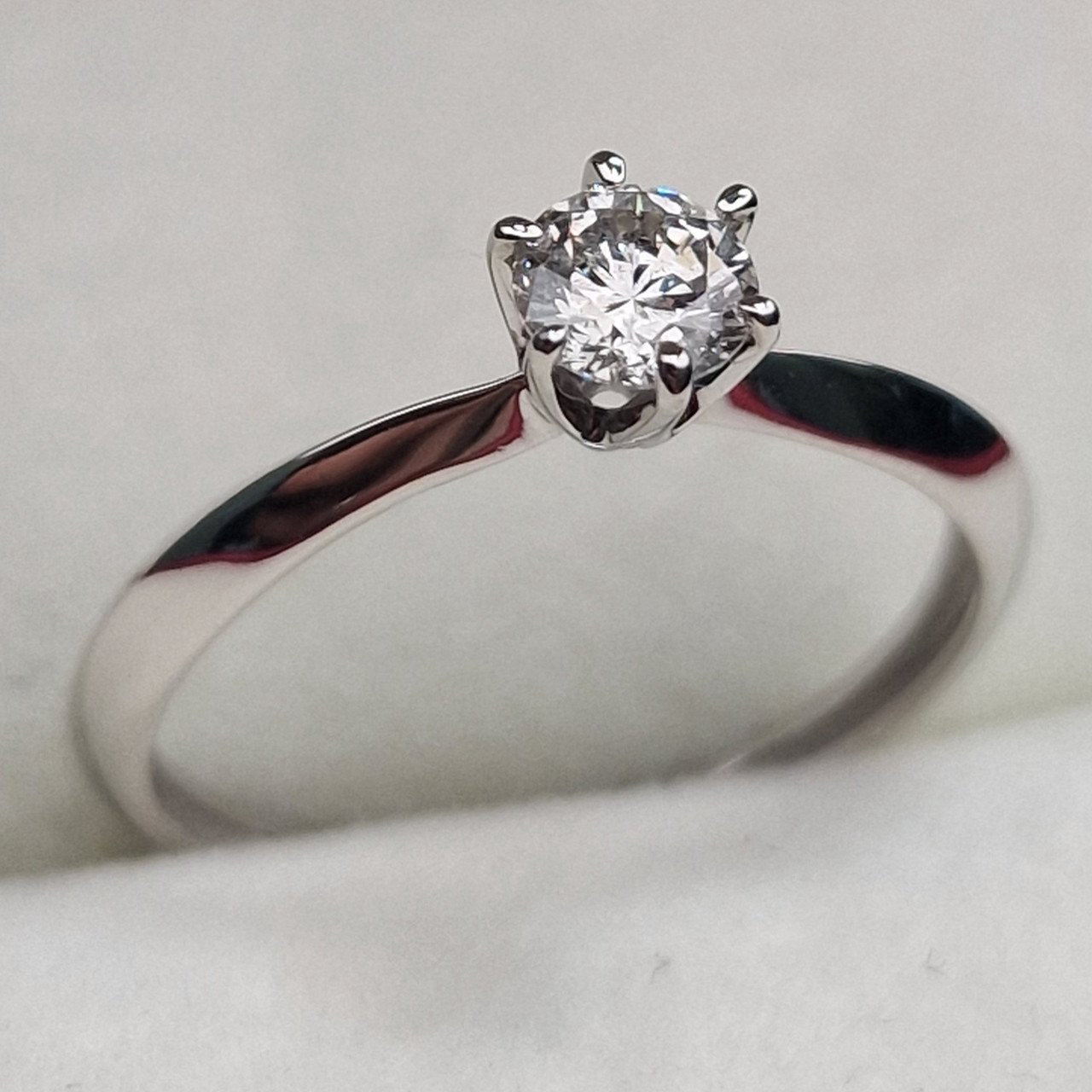 Кольцо Deimantas 100592524 16р 1,05гр 0,286ct. купить,NaN