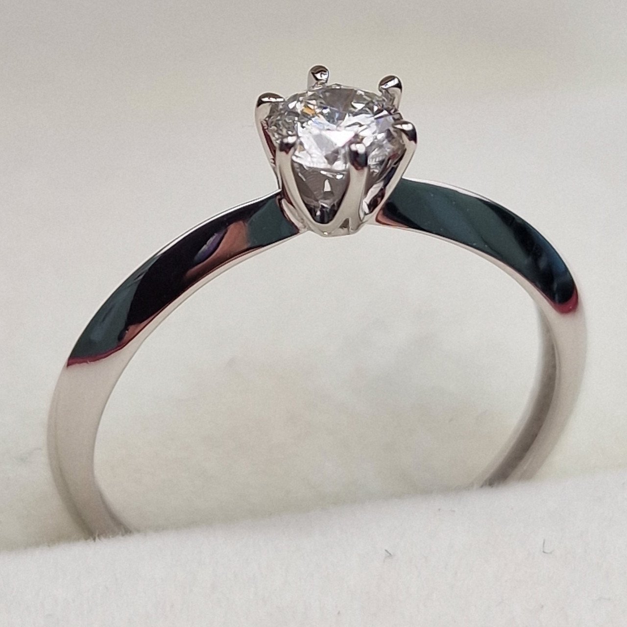 Кольцо Deimantas 100592524 16р 1,05гр 0,286ct. купить,NaN