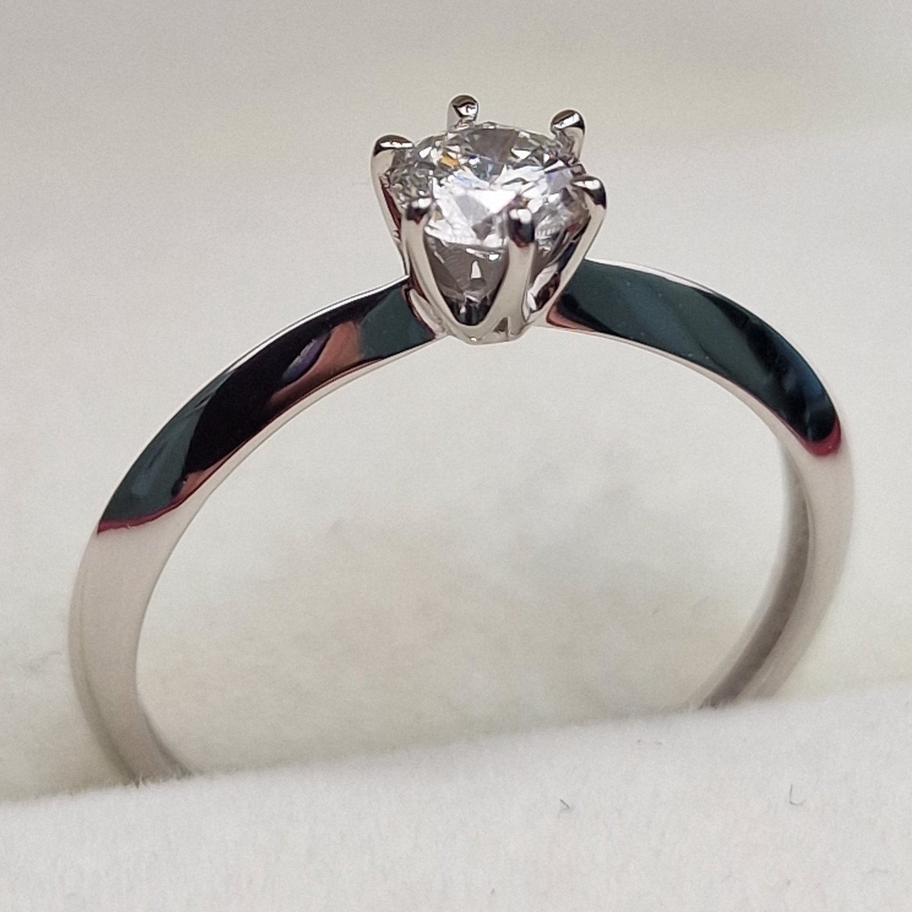 Кольцо Deimantas 100592524 16р 1,05гр 0,286ct. купить,NaN