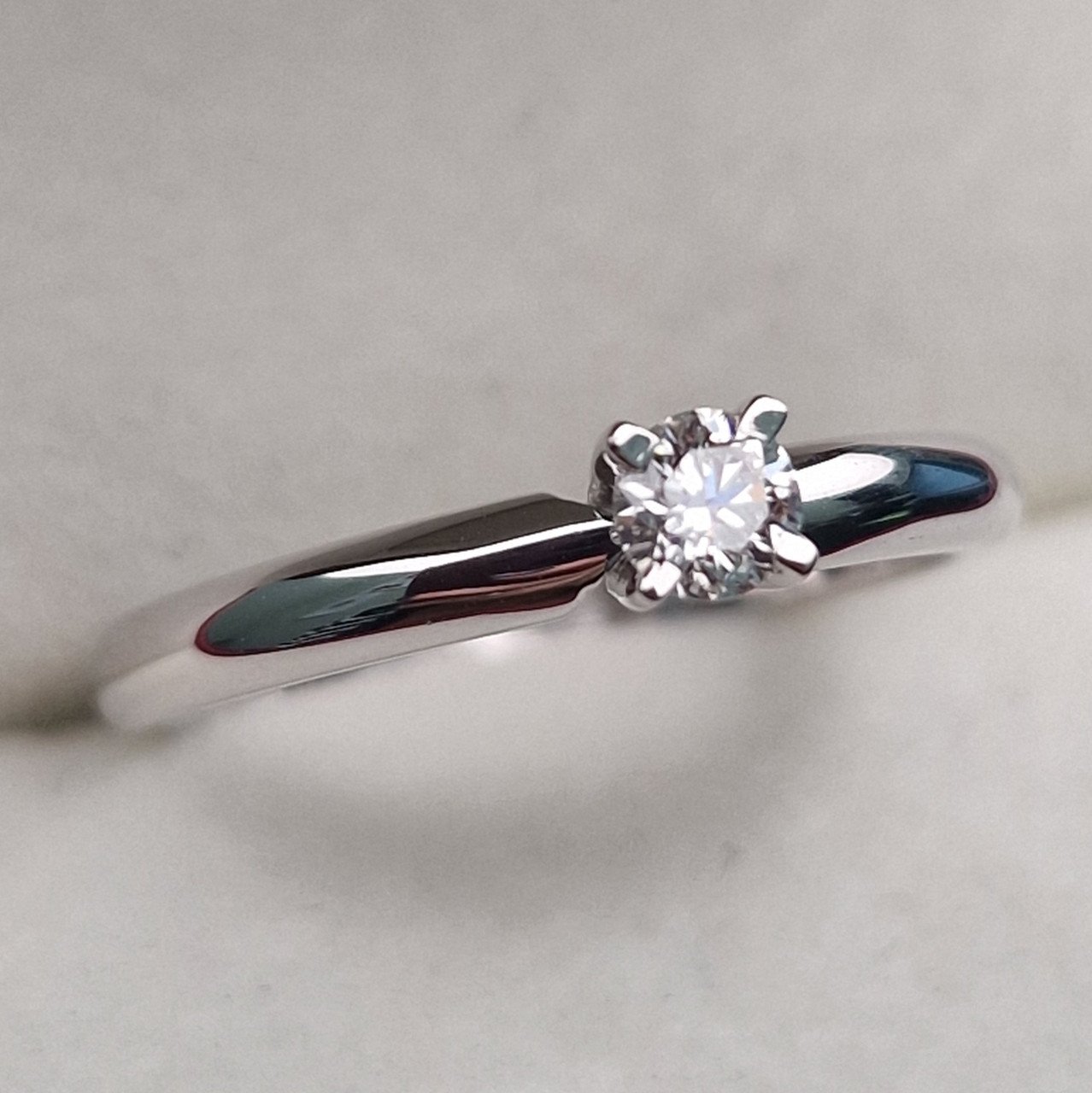 Кольцо Deimantas 100592624 17,5р 2,36гр 0,20ct. купить,NaN