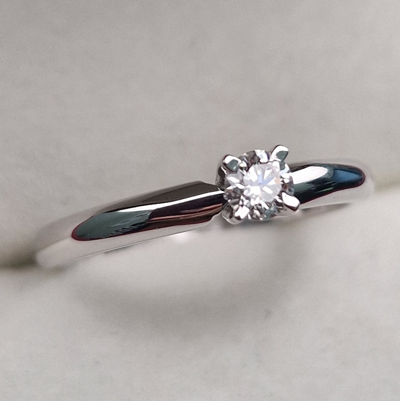 Кольцо Deimantas 100592624 17,5р 2,36гр 0,20ct. купить,NaN