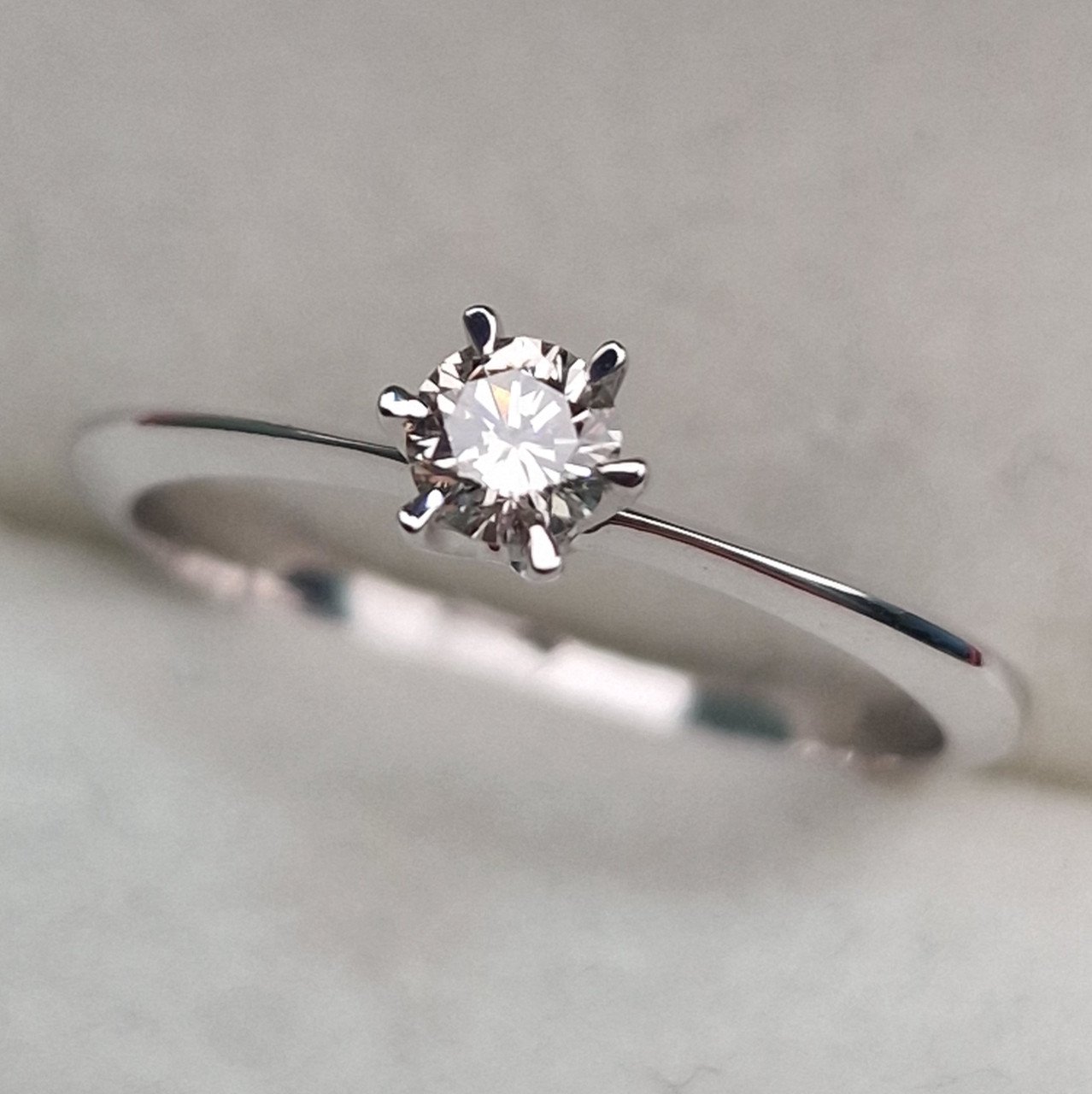 Кольцо Deimantas 100592659 16,5р 1,77гр 0,196ct. купить,NaN