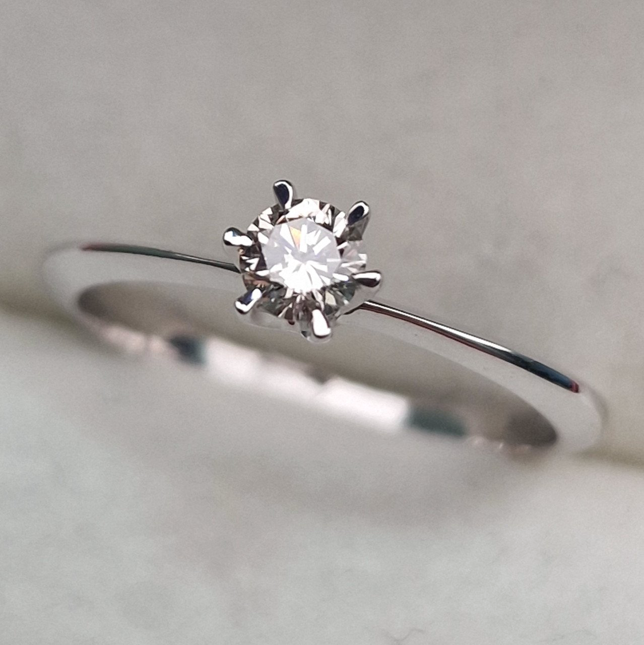 Кольцо Deimantas 100592659 16,5р 1,77гр 0,196ct. купить,NaN
