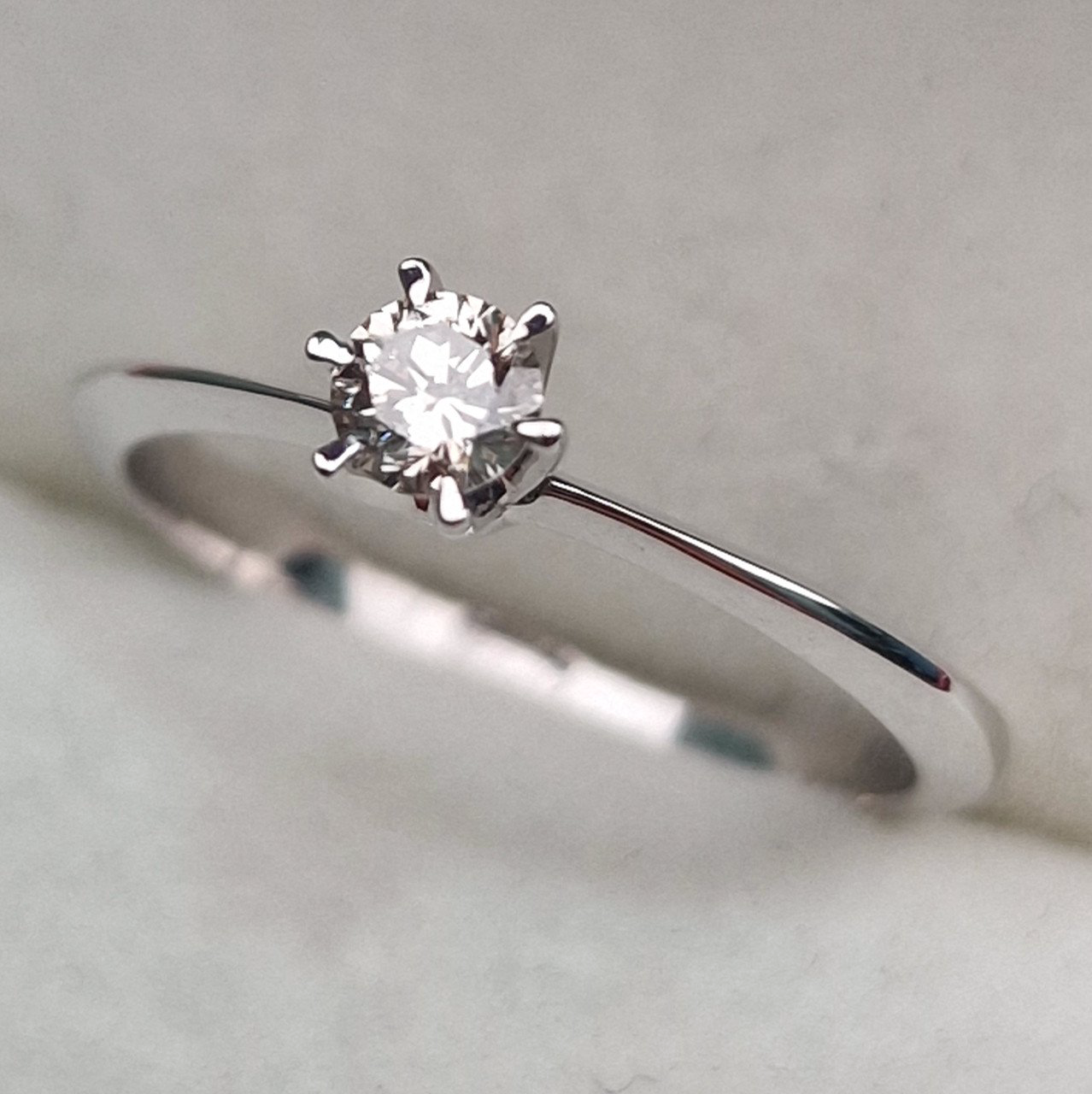 Кольцо Deimantas 100592659 16,5р 1,77гр 0,196ct. купить,NaN