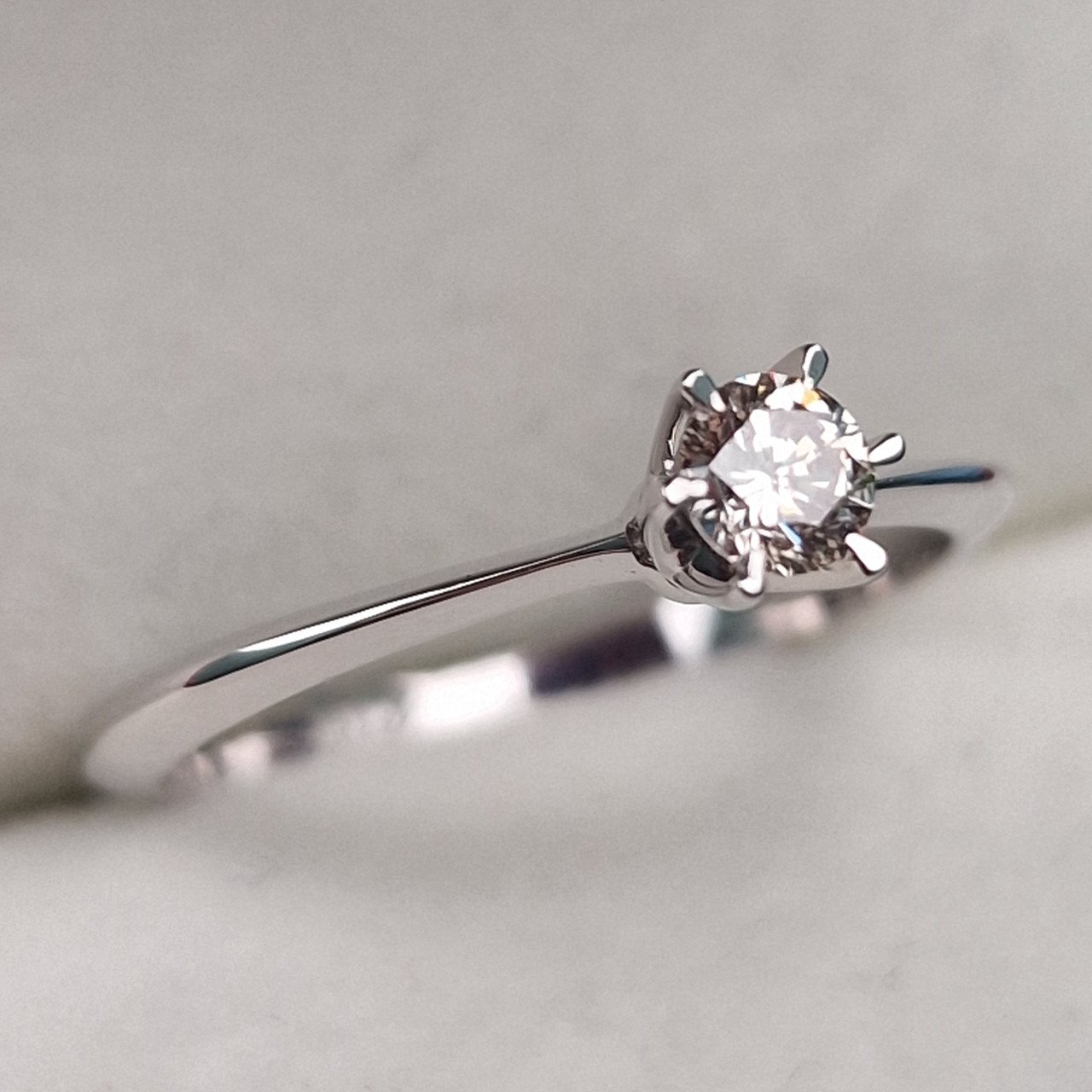 Кольцо Deimantas 100592659 16,5р 1,77гр 0,196ct. купить,NaN