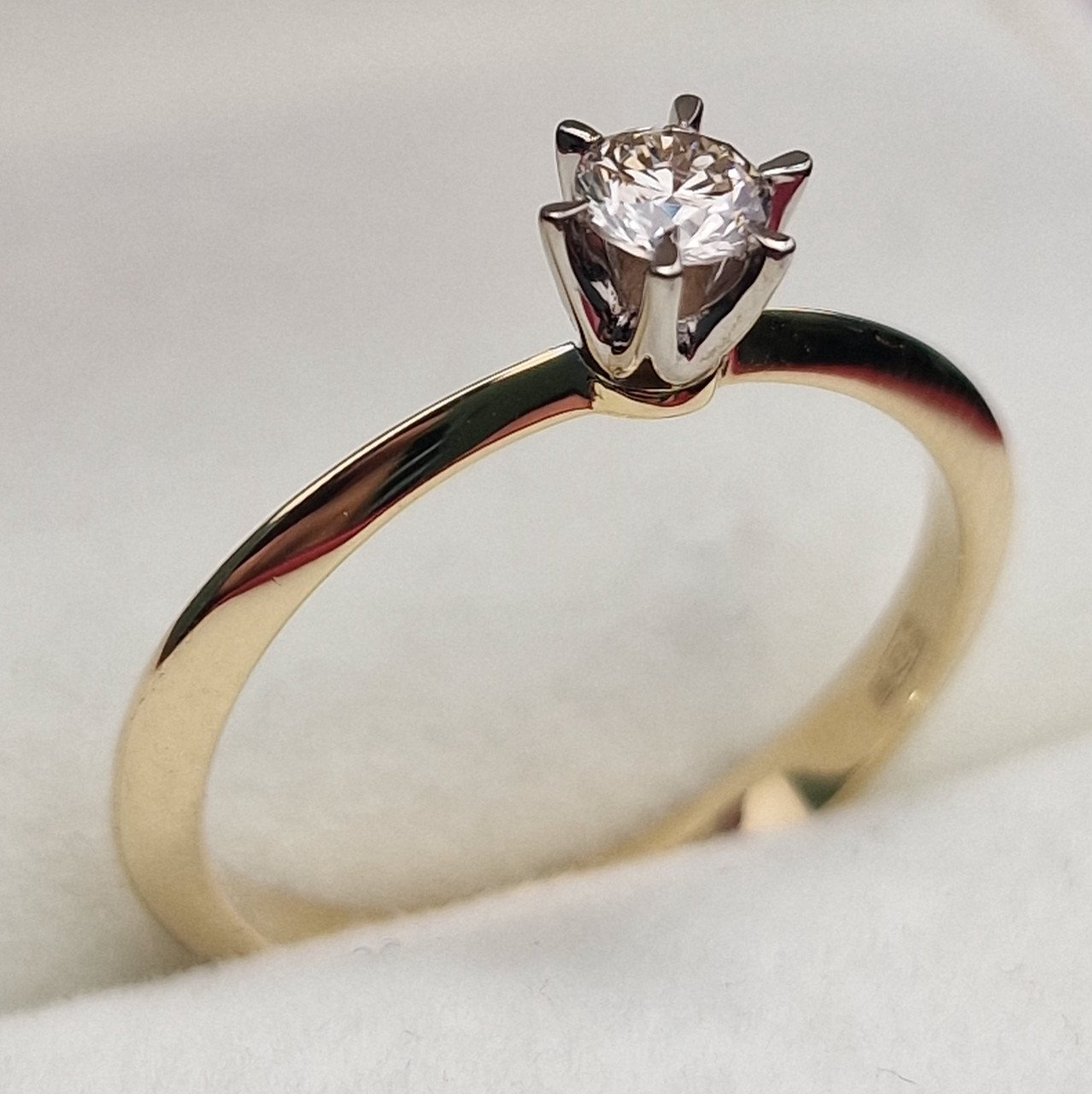 Кольцо Deimantas 100592672 16,5р 1,82гр 0,19ct. купить,NaN