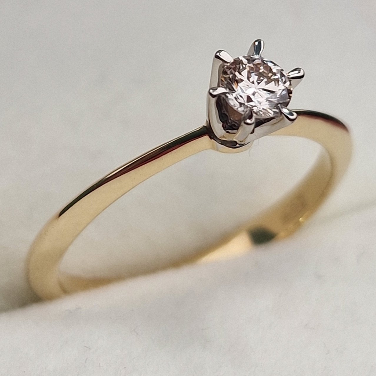 Кольцо Deimantas 100592996 16,5р 1,75гр 0,195ct. купить,NaN