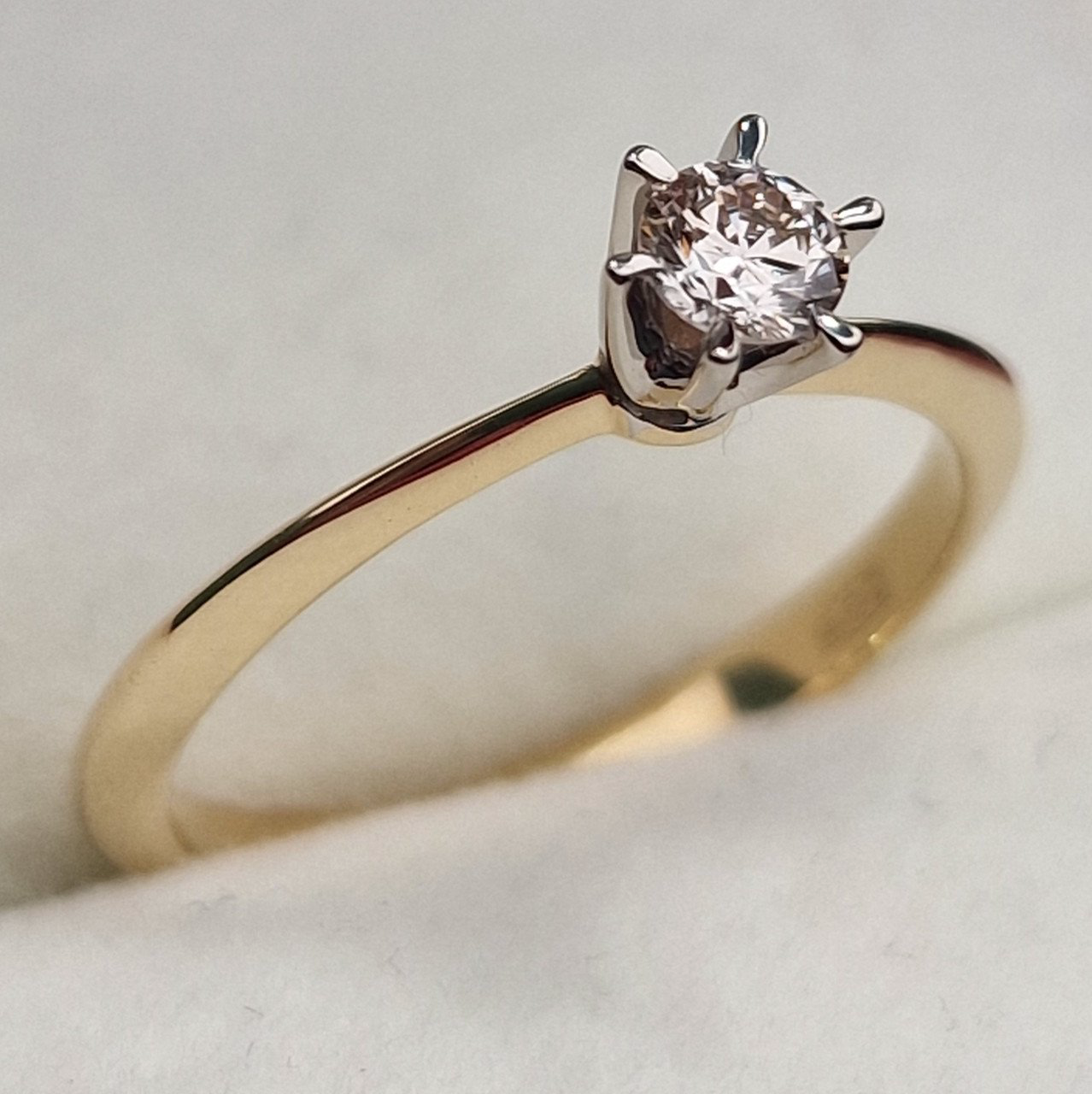 Кольцо Deimantas 100592996 16,5р 1,75гр 0,195ct. купить,NaN
