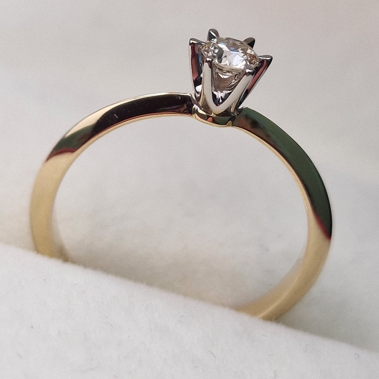 Кольцо Deimantas 100592680 16,5р 1,8гр 0,185ct. купить,NaN