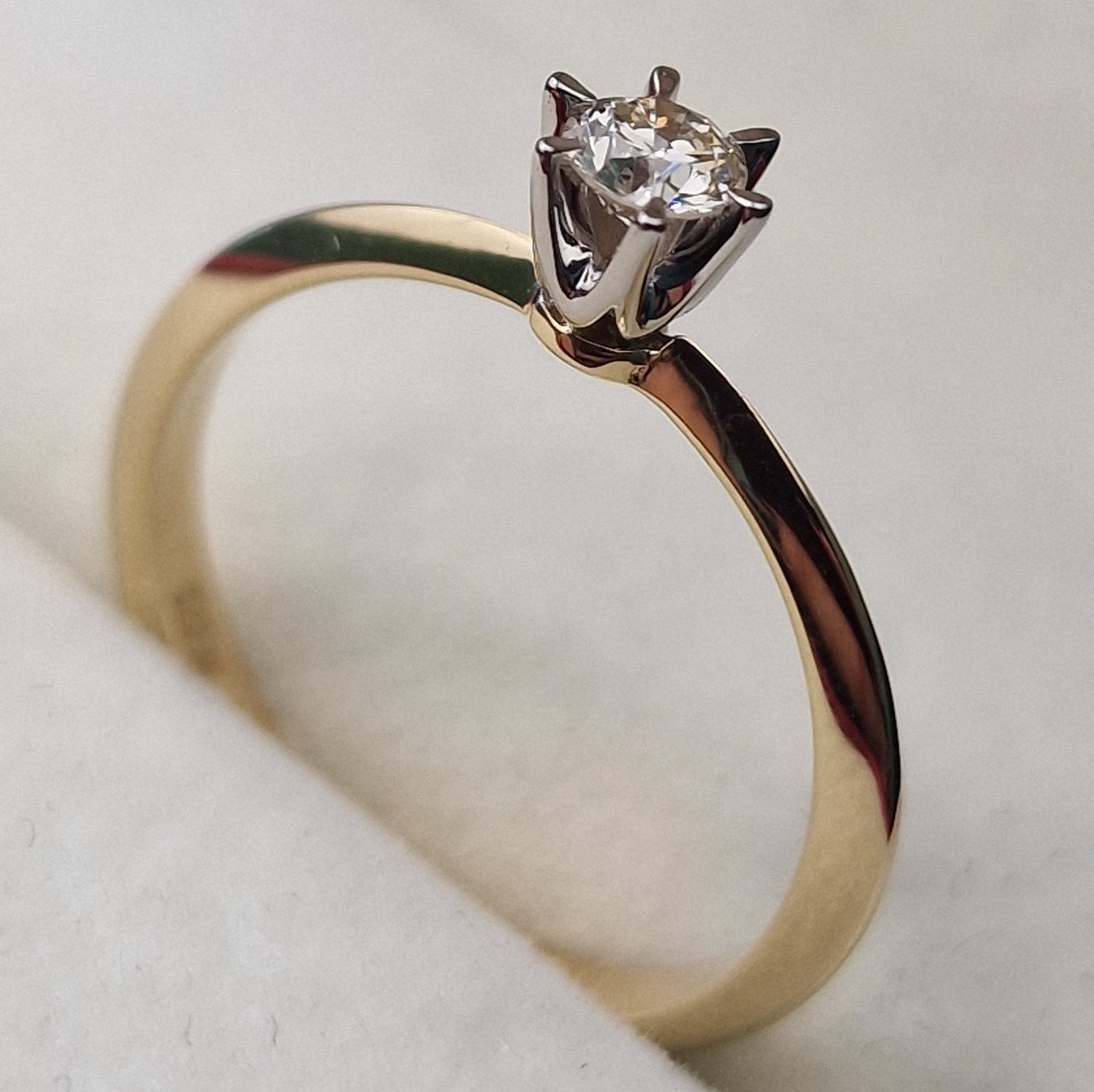 Кольцо Deimantas 100592672 16,5р 1,82гр 0,19ct. купить,NaN