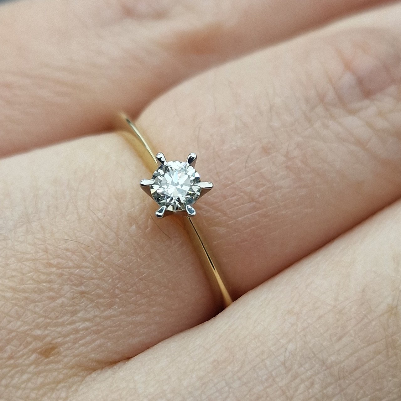 Кольцо Deimantas 100592680 16,5р 1,8гр 0,185ct. купить,NaN