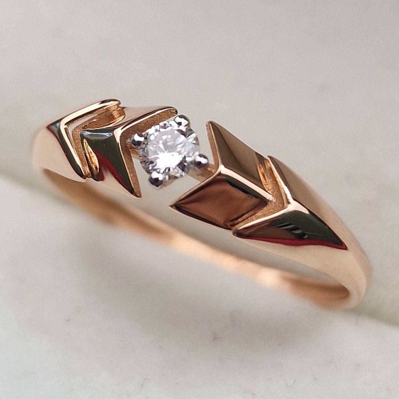 Кольцо Deimantas 100591580 18р 1,16гр 0,11ct. купить,NaN