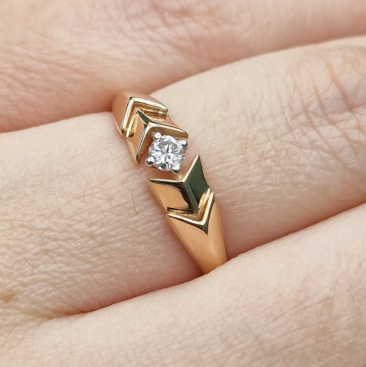 Кольцо Deimantas 100591580 18р 1,16гр 0,11ct. купить,NaN