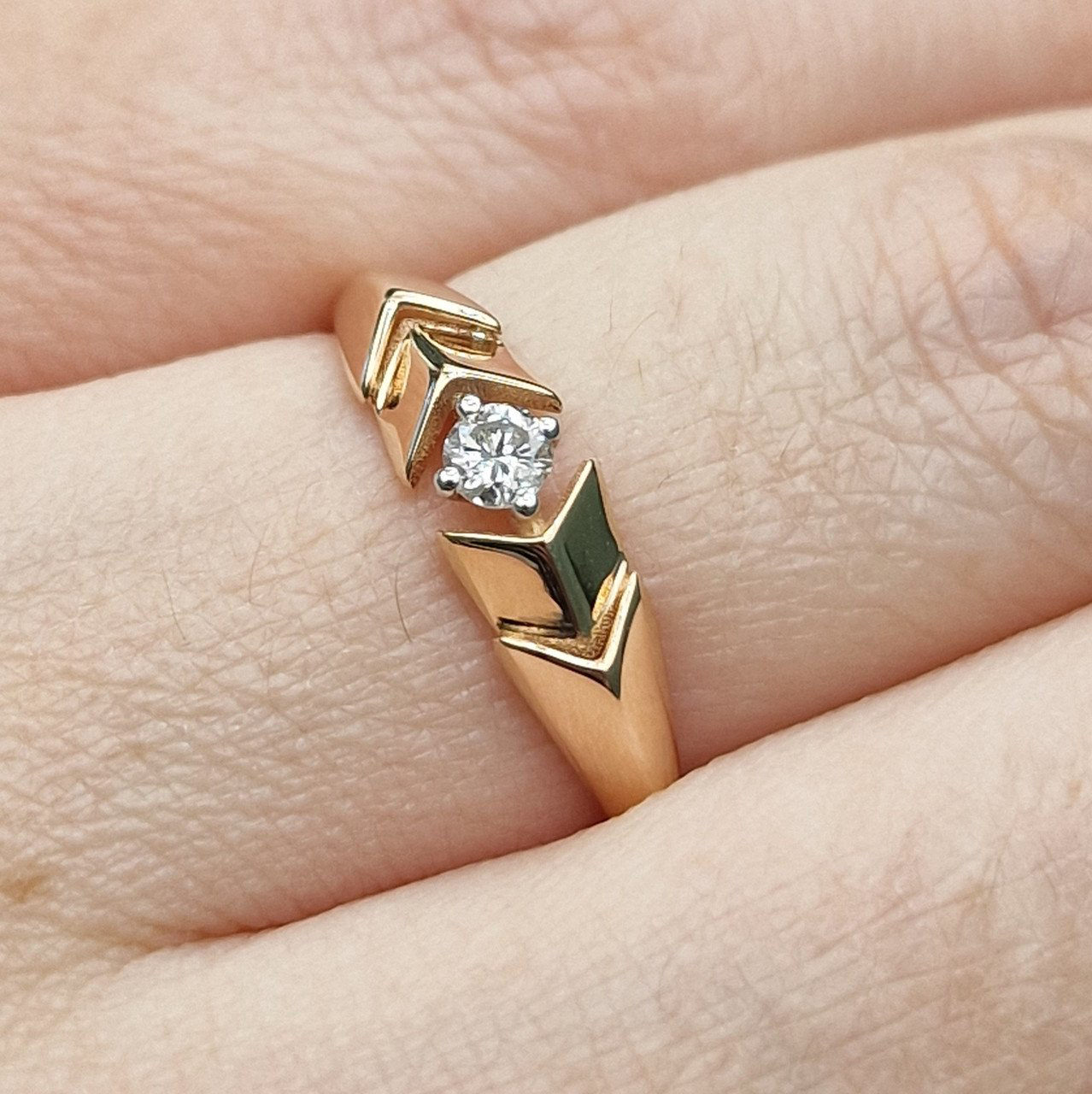 Кольцо Deimantas 100591580 18р 1,16гр 0,11ct. купить,NaN