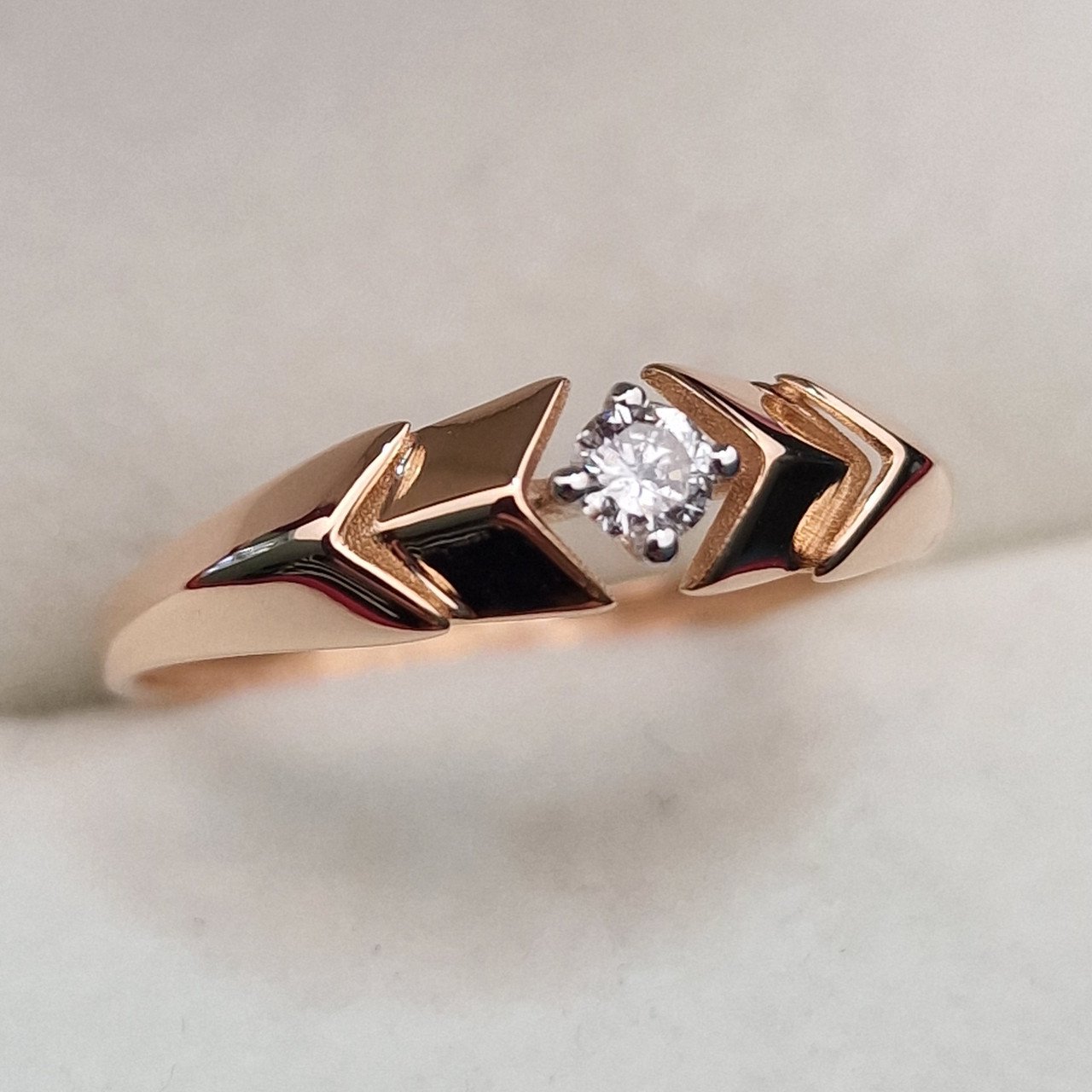 Кольцо Deimantas 100591580 18р 1,16гр 0,11ct. купить,NaN