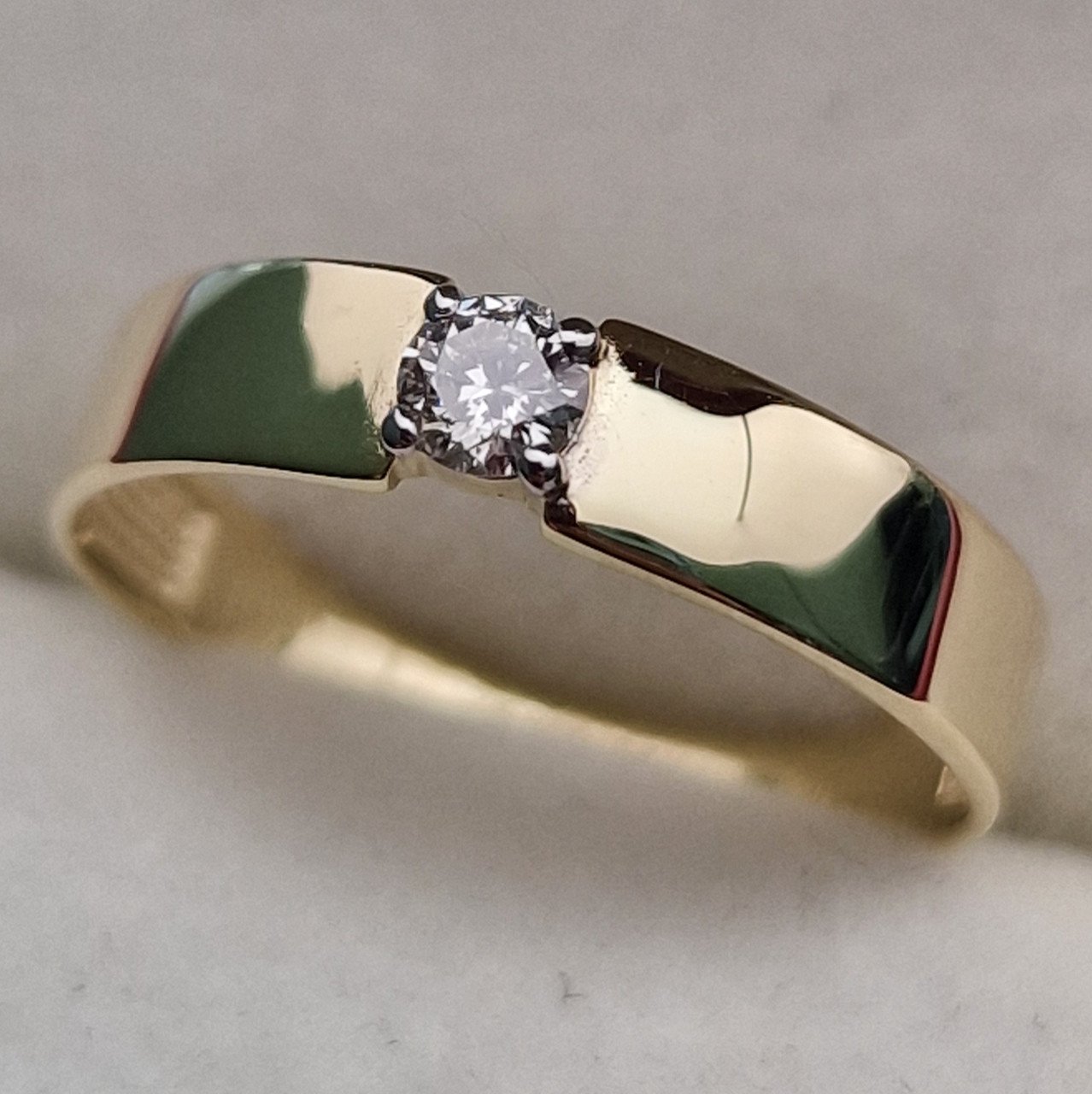 Кольцо Deimantas 100592371 16р 1,36гр 0,10ct. купить,NaN