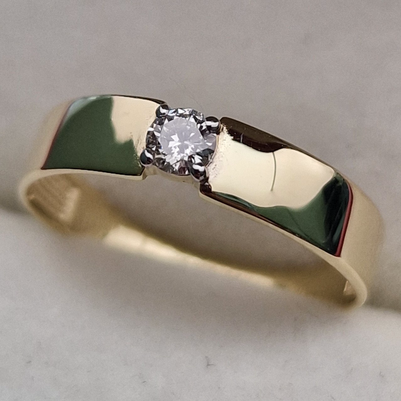 Кольцо Deimantas 100592371 16р 1,36гр 0,10ct. купить,NaN