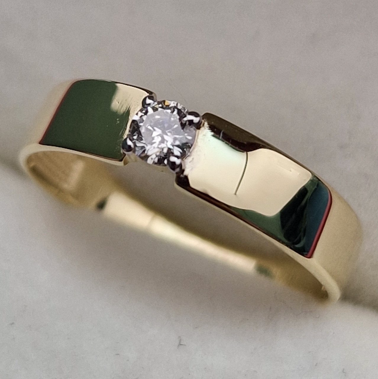 Кольцо Deimantas 100592371 16р 1,36гр 0,10ct. купить,NaN