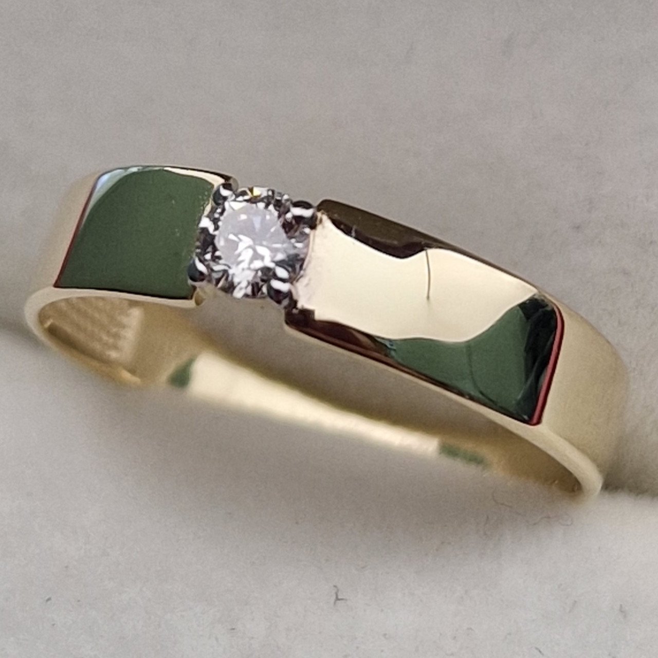Кольцо Deimantas 100592371 16р 1,36гр 0,10ct. купить,NaN
